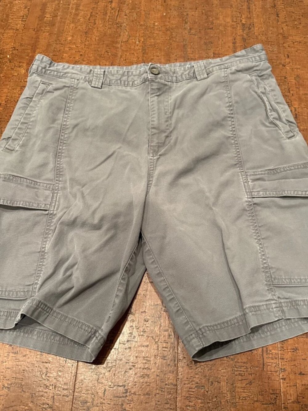 Tommy Bahama 36 Chino Cargo Shorts 10" Inseam Cotton